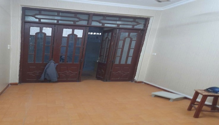 Cho thuê nhà nguyên căn ngõ 418 Đê La Thành, 3 tầng, 50m2, 3 ngủ, 10 triệu